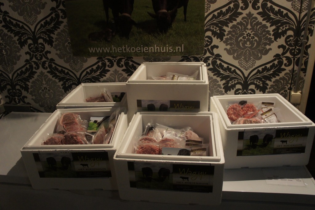 Wagyu-vlees in piepschuim koelbox